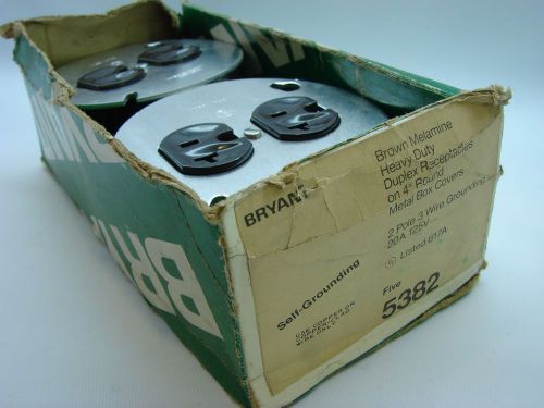 (5) Bryant BRY5382 Heavy Duty Duplex Receptacles On 4&#034; Round Metal Box Covers t3