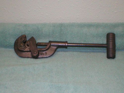 VINTAGE LARGE PIPE CUTTER   (#1)