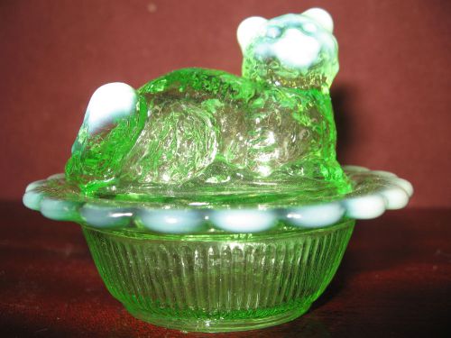 green opalescent glass salt cellar celt cat kitten on nest basket dish candy art