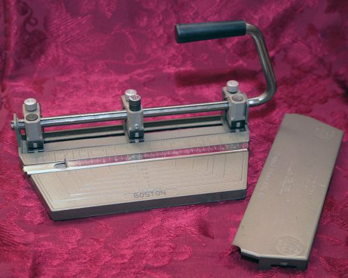 VTG BOSTON/HUNT HVY DUTY ADJUSTABLE 3 HOLE PAPER PUNCH SOLID CLEAN READY W/Cover