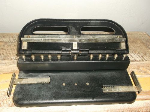 heavy vintage Acco Mutual 250 heavy metal hole puncher, collectors