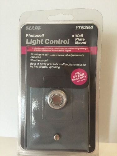 NEW Sears 120-Volt Fixed Position Photo Control with Wall Plate Weatherproof