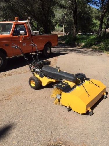 STREET SWEEPER, POWER BROOM, SELF PROPELLED , 40&#034; CLEANING , Sidewalk sweeper