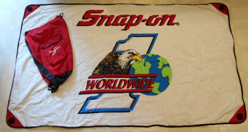 LARGE SNAP-ON WORLDWIDE EAGLE ADVERTISING DISPLAY MAT 46&#034; X 78&#034; WITH CARRY BAG