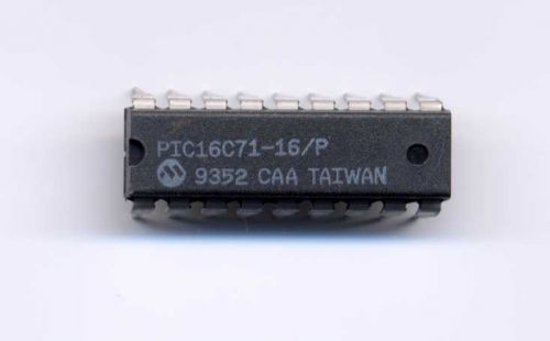 PIC16C71-16/P 8 Bit CMOS Microcontroller in an 18 Pin Dip Package