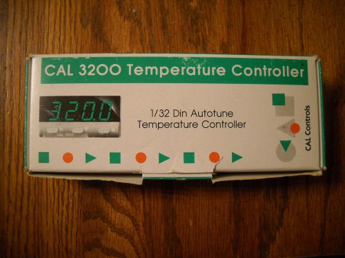 New Sealed in Box  CAL 3200 Temperature Controller 1/32 Din Autotune