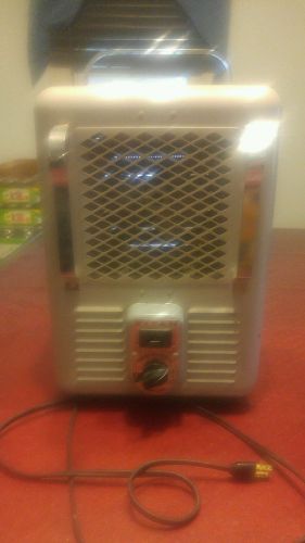 Titan Electric Heater Model T760A 1650 Watts Max 120 Volts 60 Hz