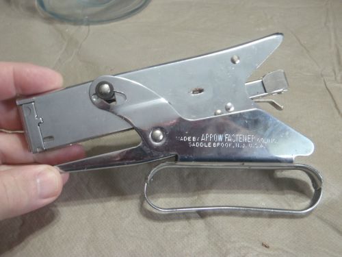 arrow p-22 hand plier type stapler