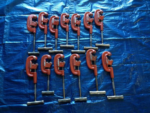 Plumbing tools-pipe cutting and threading perfect shape for sale