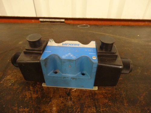 NEW Vickers Wet Armature Solenoid Operated Directional Control Valve DG4V-5