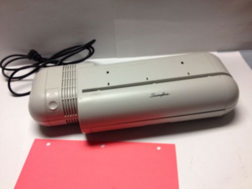 Swingline 525 Electric 3 Hole Punch 20 sheet capacity