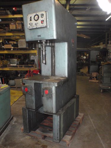 *OFFER* _ 6/8/10/12 ? Ton Famco C Frame Hydraulic Press