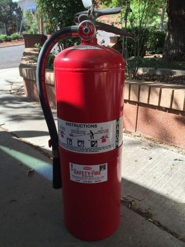 17 lb Halon 1211 Amerex Fire Extinguisher.