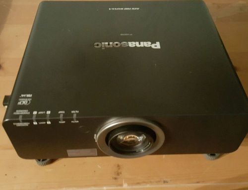 Panasonic PT-DZ6700 projector