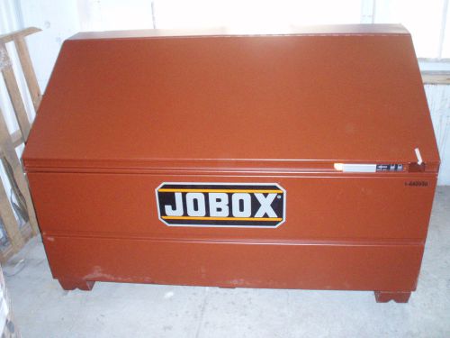 JOBOX 1-680990, Brown Jobsite Box, Slope Lid, 60&#034; x 30&#034; x 39-1/2&#034;, Lockable/6FL/