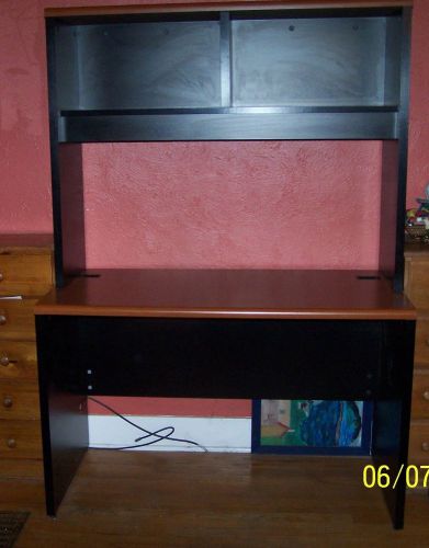 HON 48&#034; X 30&#034; X 29.5&#034; DESK BASE AND HUTCH....LAMINATE...LOCAL PICK UP ONLY