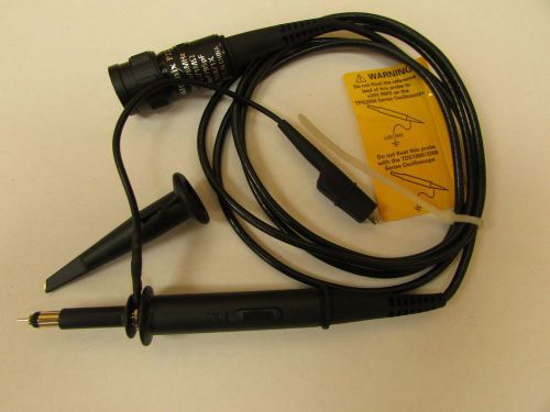 Tektronix P2220 Voltage Probe with Grabber Tip and Alligator Clip NOB