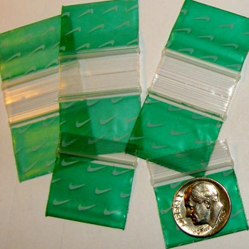 200 Swoosh baggies 1 x 0.75&#034; white/green  Mini ziplock bags  Apple 1034