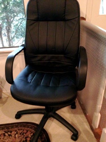 Alera Sparis Executive High-Back Swivel/Tilt Chair, Leather, Black