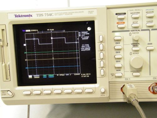 &gt;&gt;&gt; Tektronix TDS754C 500 MHz InstaVu Acquisition Digital Oscilloscope