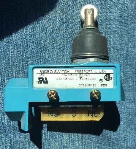 New Microswitch DTE6-2RN80 Limit Switch Roller Plunger