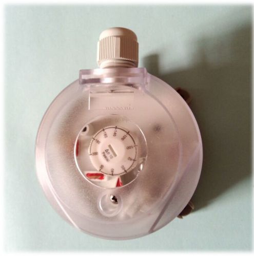 10PA 930.80 Differential Pressure Switch Range 20-200Pa 1pc New High Quality