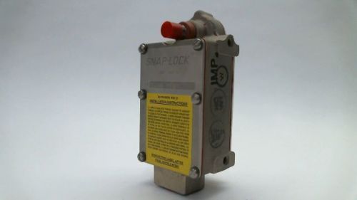 Namco Snap-Lock EA180-11302 600VAC Limit Switch
