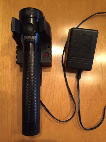 Nos streamlight stinger xenon with charger police flashlight, accepts led bulb for sale