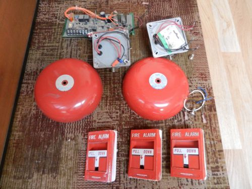 2 8&#034; AMSECO FIRE ALARM BELLS &amp; 3 AAMES SECURITY  FIRE ALARM PULL STATIONS