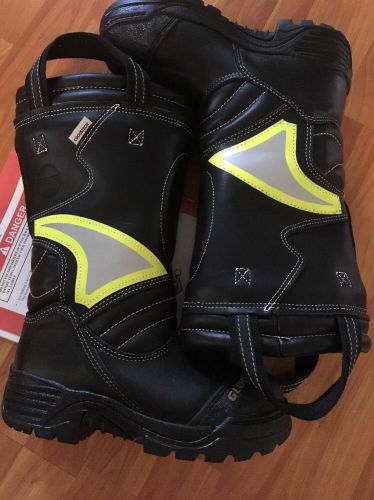 New globe structural firefighting boots size 6.5 supreme crosstech for sale