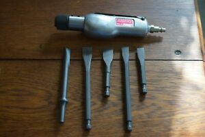 THE BANTAM BULLY  Straight Grip Air Chisel Hammer 4 Chisels +  Ajax Bushing Tool