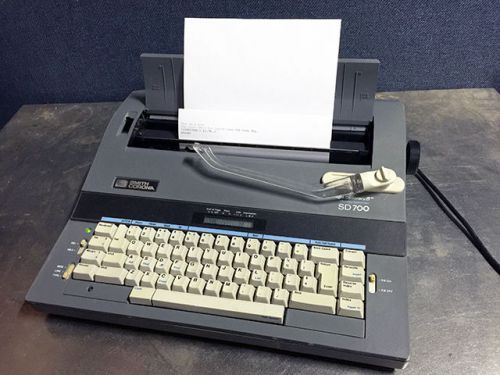 Smith Corona SD700 Electric Typewriter With Swing Arm