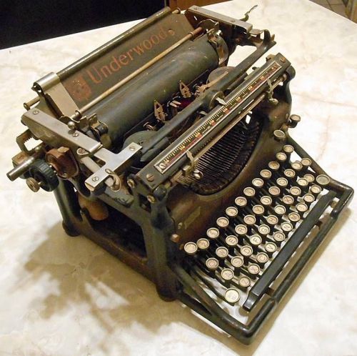 ANTIQUE UNDERWOOD TYPEWRITER MACHINE NUMBER 5, 1920&#039;s  NICE UNRESTORED