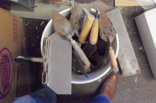 Trowels Various Sizes used, 10 lb. bucket (25 total) Very few similar