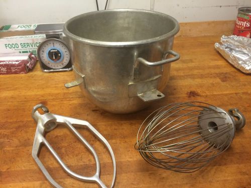 VHLM30 30qt Hobart Mixing Bowl w/ flat beater &amp; wire whip