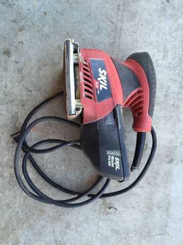 USED Skil 7290-01 2 Amp 1/4&#034; Sheet Sander with Dust Canister