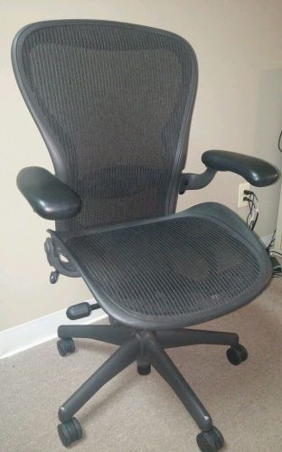 Herman Miller &#034;AERON&#034; size &#034;C&#034; Office Chair Grey mesh.