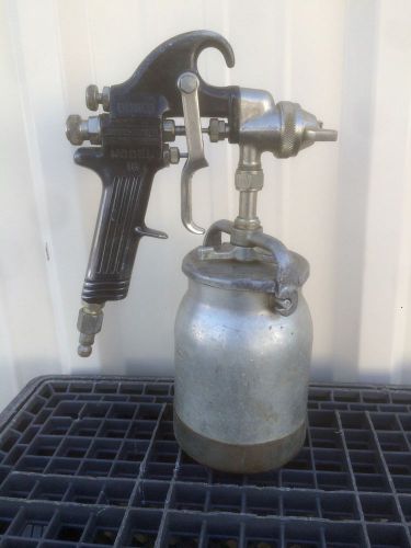Binks Model 18 Gun With Quart Pot. Very Clean Used Sprayer