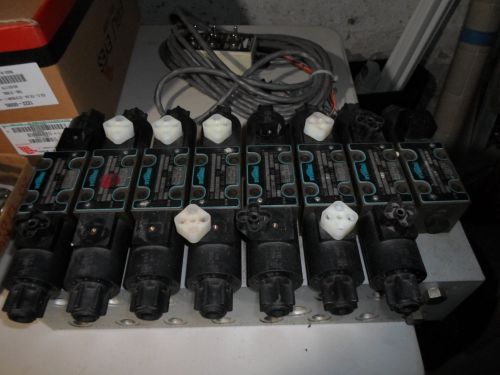 Dynamic Directional Control Valve System D1VQ002 001 004 USED Op Switch w/Cable