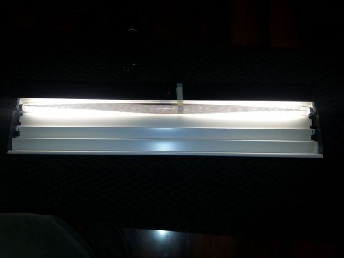 Steelcase task light model LSM36k for workstation under cabinet lighting