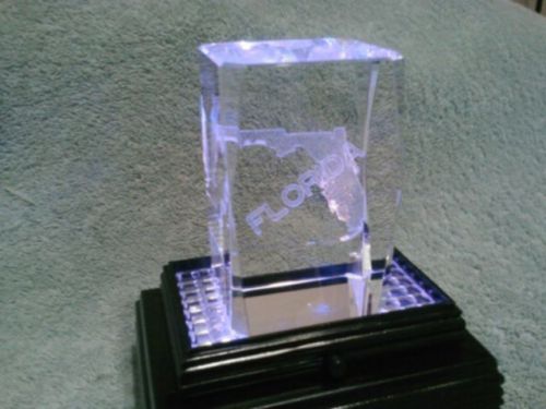 New in box3&#034; Florida FL3D Crystal with 2&#034;stand 3 LED Light Display office home