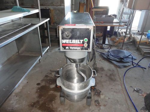 HEAVY DUTY USED COMMERCIAL MODEL W40 WELBILT 40 QT. MIXER WITH BOWL AND BIT