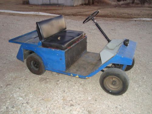 Cushman Electric Cart - Industrial golf cart