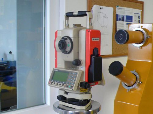 PENTAX R-325N reflectorless total station with AutoFocus