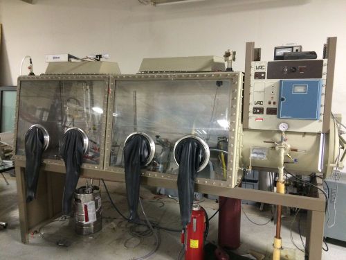 Vacuum Atmospheres VAC, Glove Box w/ Oxygen Analyzer