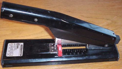 STANLEY BOSTITCH STAPLER MODEL B31OHDS, 4 DIFFERENT SIZE STAPLES,(NICE COND.) FS