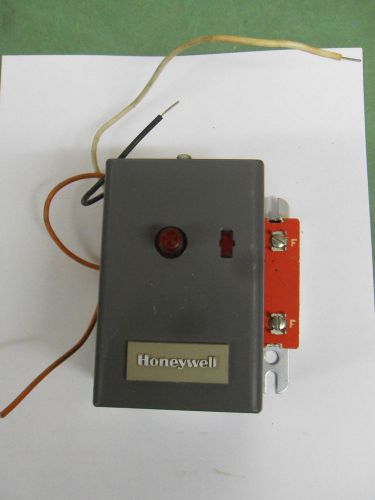 THREE Honeywell R4184D, 1001 Oil Burner Primary Control