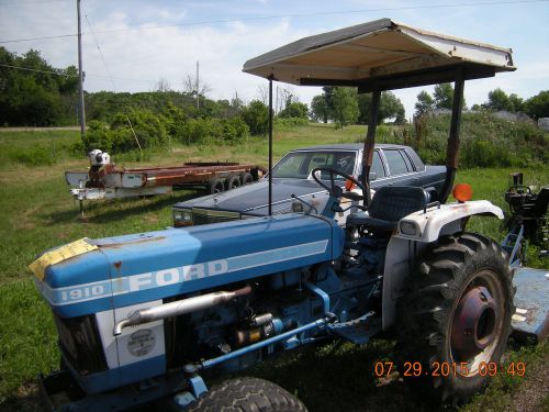Ford 4x4 tractor model 1910 diesel low hours (16xx) runs good new holland 1985&#039; for sale