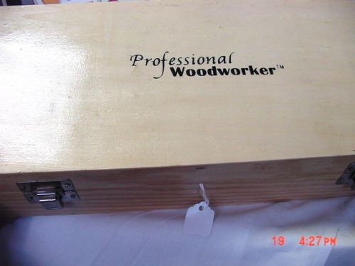 PROFESSIONAL WOODWORKER 16 PC. ROUTER BIT SET IN WOODEN BOX