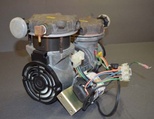 GAST SAA Series Miniature Rocking Piston Vacuum Pump 30psi 110-115V w/Capacitor